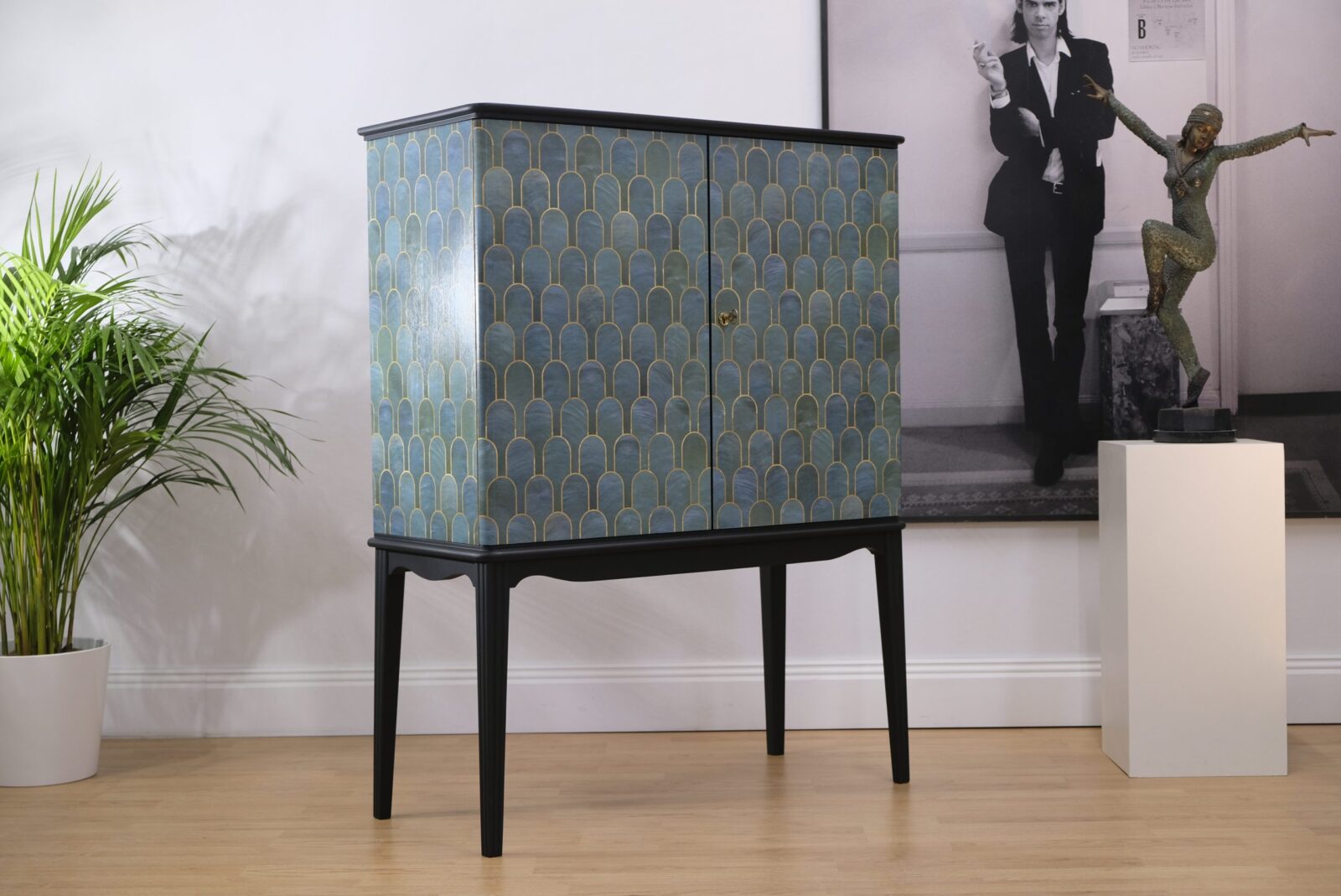 SKÅP SWEDISH MODERN 1930-TAL - Säljes