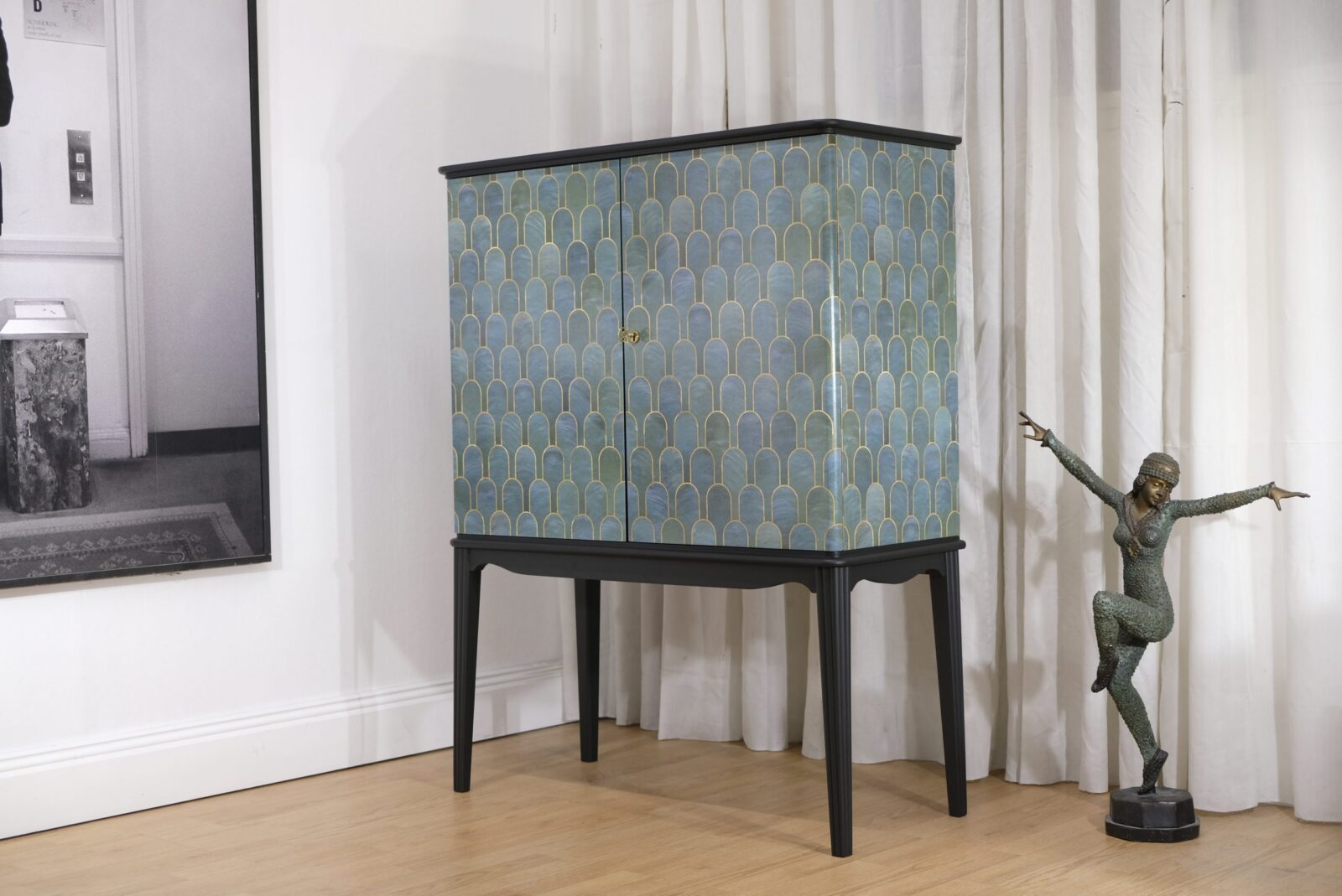 SKÅP SWEDISH MODERN 1930-TAL - Säljes