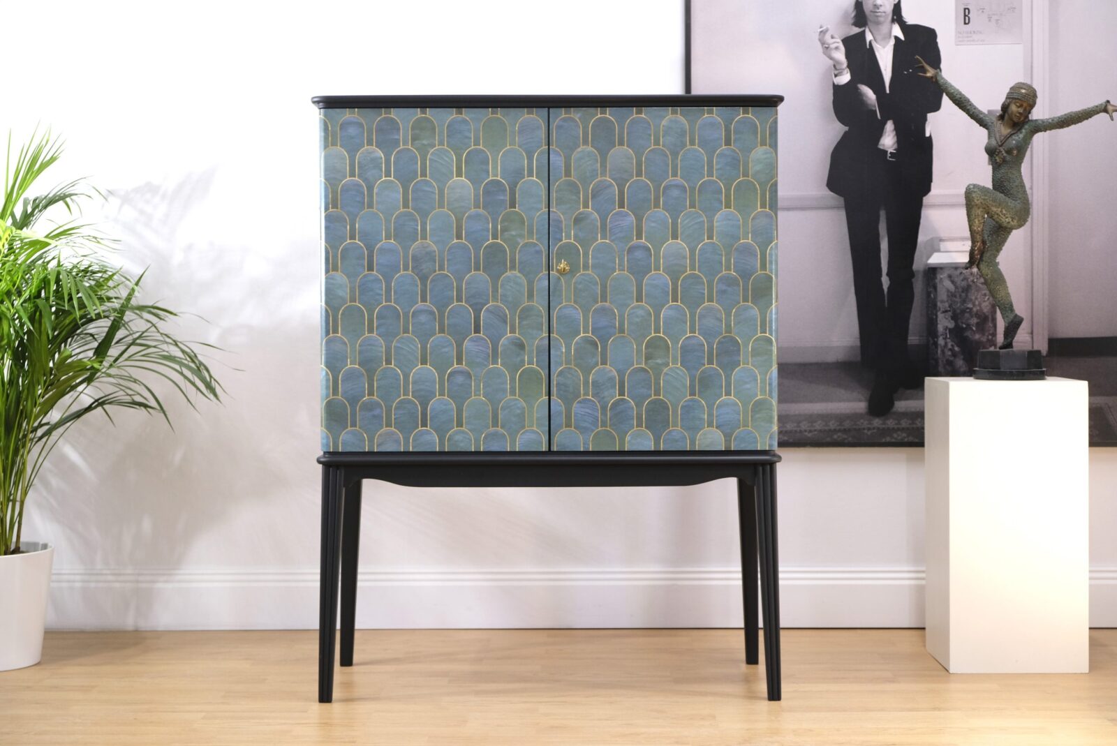 SKÅP SWEDISH MODERN 1930-TAL - Säljes