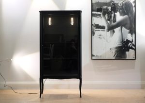 vitrinskap-611.1 Vitrinskåp Gustavianskt - Buster & Punch Coolness