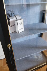 DSCF9671 Vitrinskåp antikt 1940 - Display Cabinet - Sålt - Liknande kan beställas