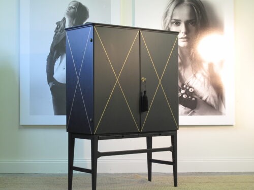 Barskåp antikt ca 1960