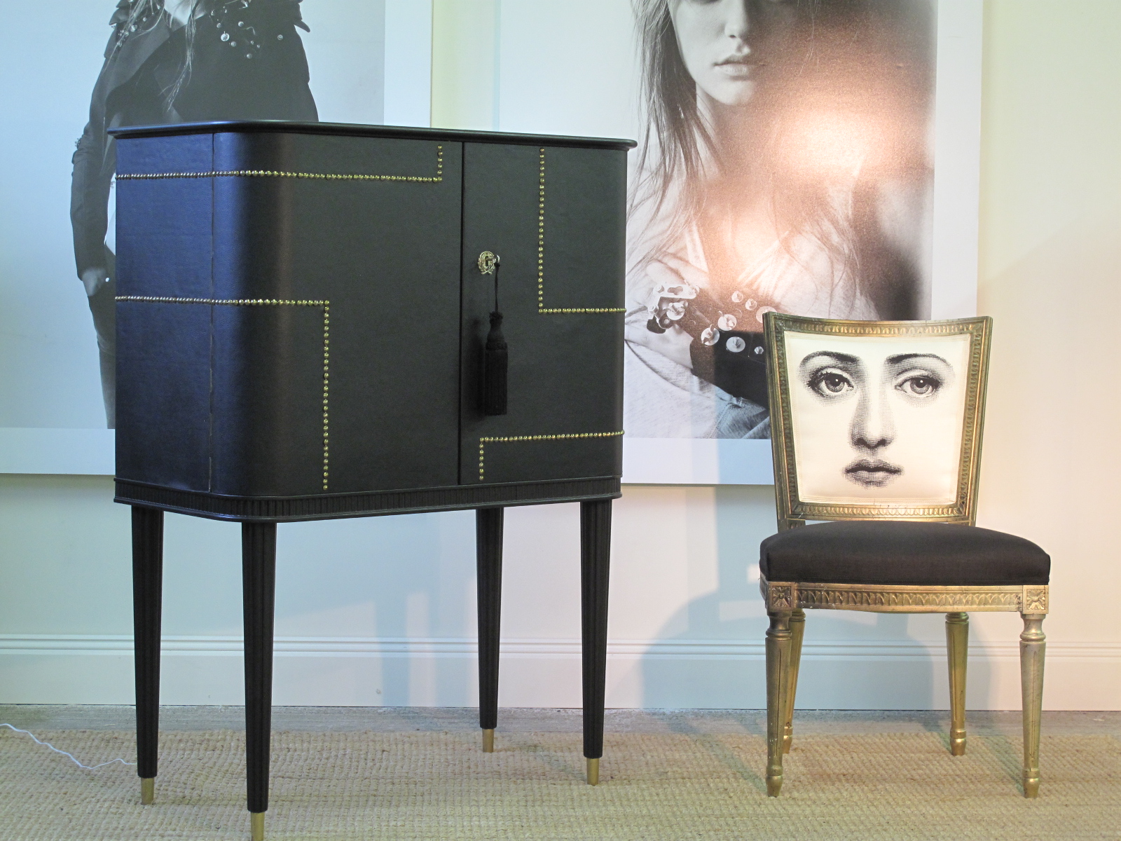 Barskåp ca 1940 Swedish Grace - Svart skinn & nitar - Sålt