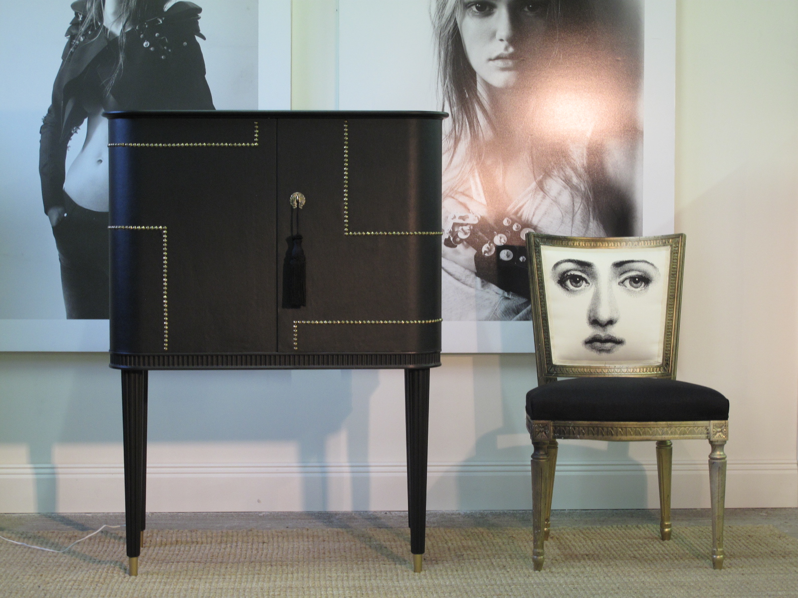 Barskåp ca 1940 Swedish Grace - Svart skinn & nitar - Sålt