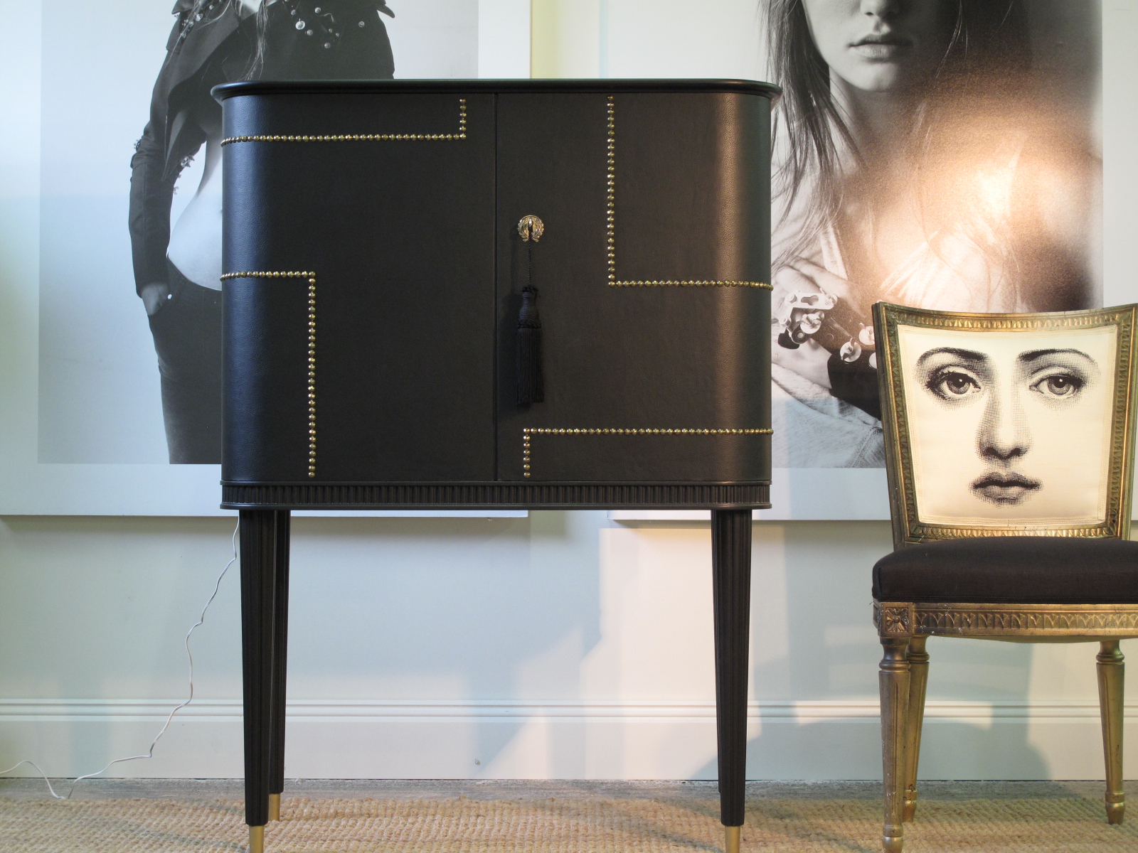 Barskåp ca 1940 Swedish Grace svart skinn & nitar