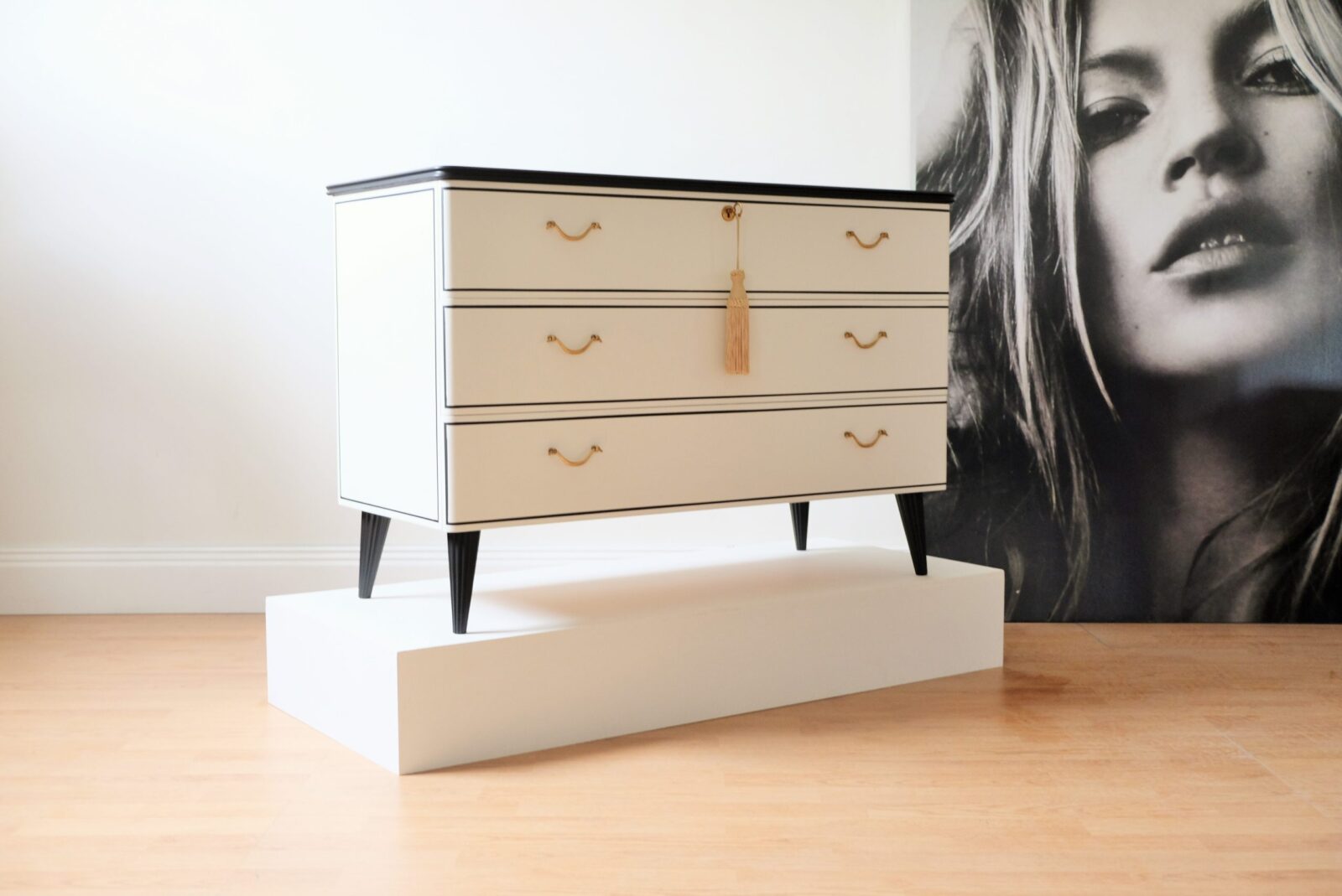 SWEDISH MODERN - CHANEL STYLE - Liknande går att beställa