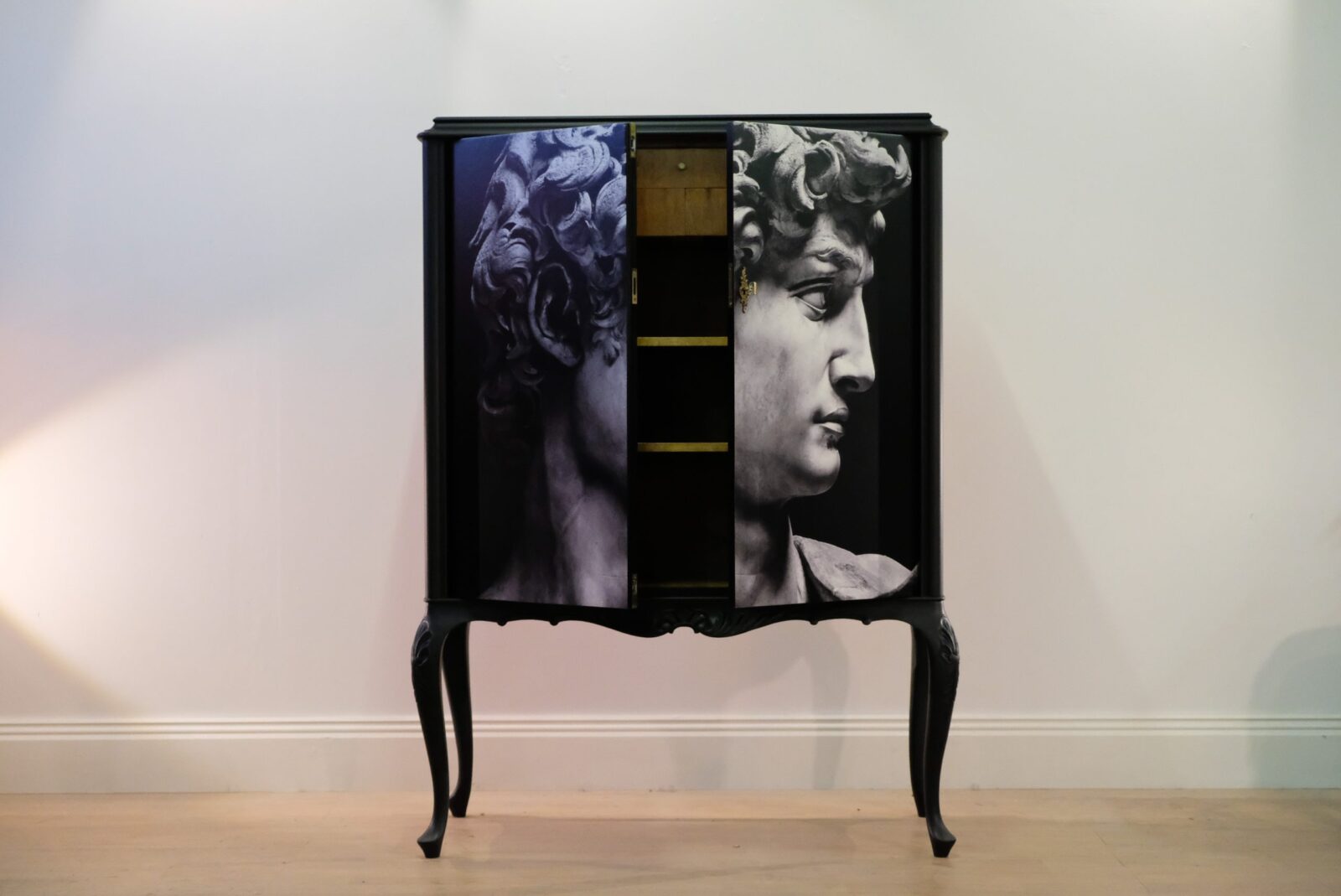 Skåp ca 1940 - Renässans - Mint Condition