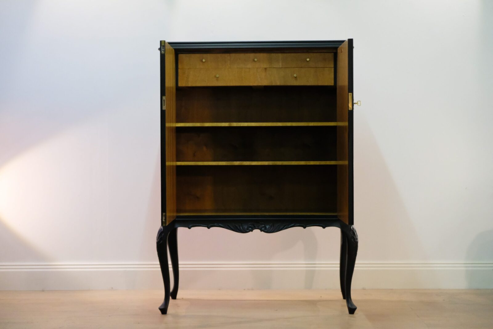 Skåp ca 1940 - Renässans - Mint Condition - Sålt - Liknande kan beställas