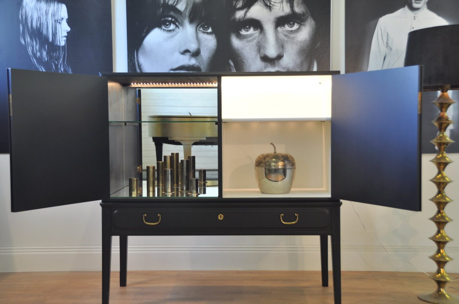 Svart Barskåp - Bar Cabinet - Sålt - Liknande kan beställas