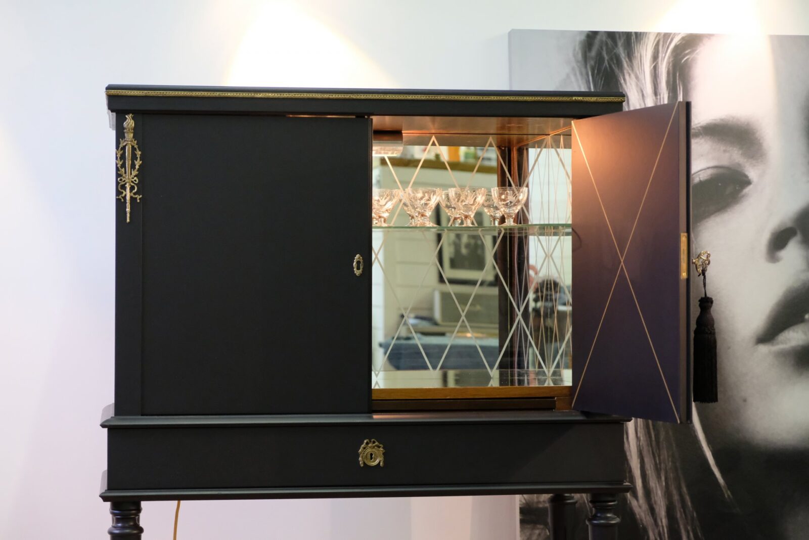 Barskåp Sengustavianskt 1960 - Sålt - Liknande kan beställas