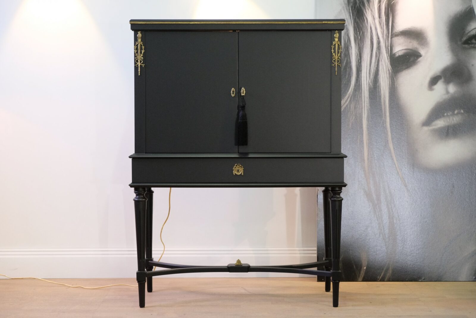 Barskåp Sengustavianskt 1960 - Sålt - Liknande kan beställas