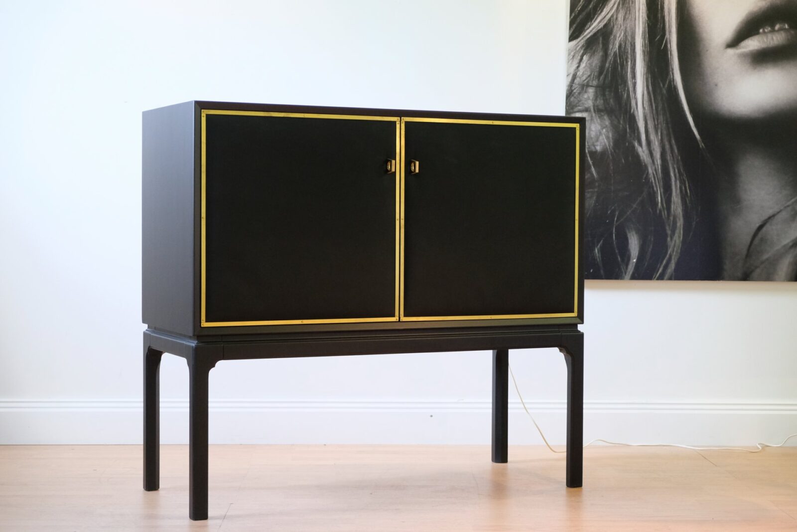 BARSKÅP - DANSKT 1960-TAL - LIKNANDE KAN BESTÄLLAS