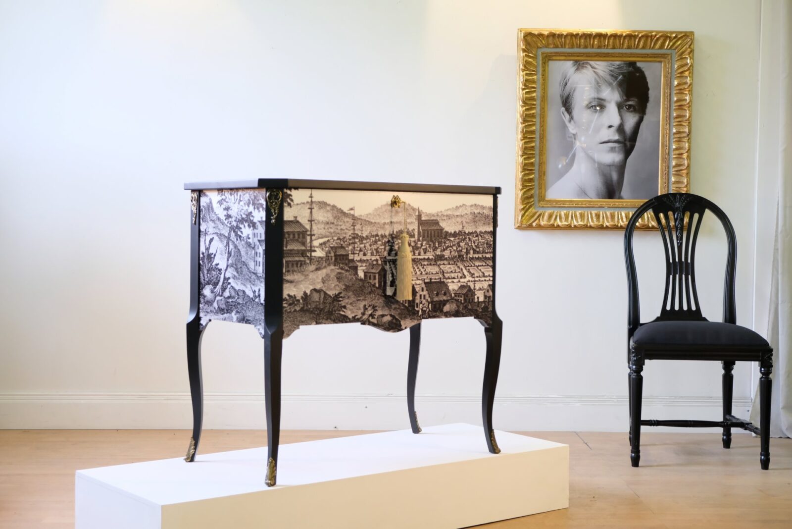 SÅLT - BYRÅ GUSTAVIANSK HAUPT - LIKADAN KAN BESTÄLLAS