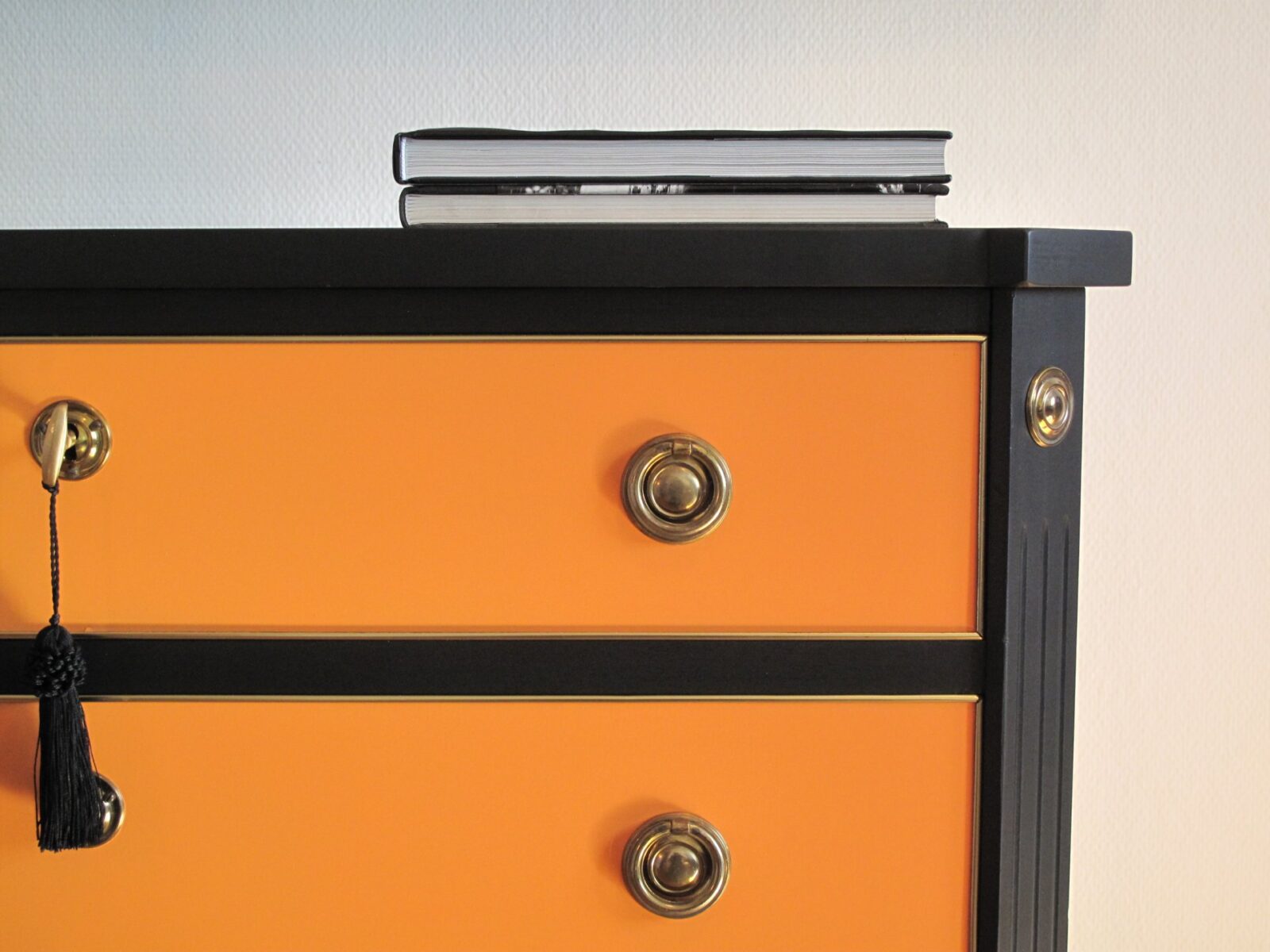 SÅLT - GUSTAVIANSK HERMÉS, SVART & MÄSSING - LIKNANDE KAN BESTÄLLAS