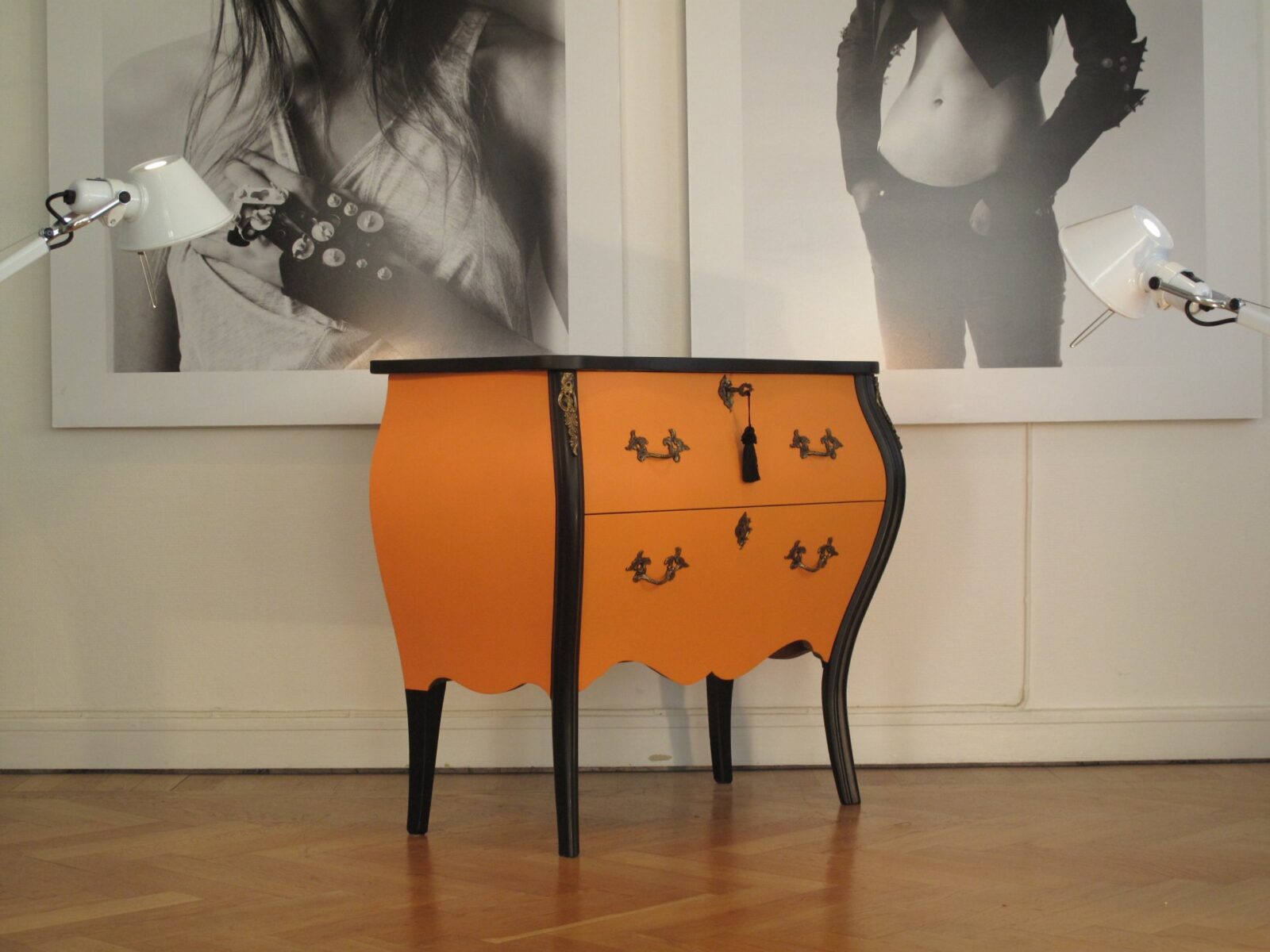 ANTIK ROKOKO - SVART & HERMÉS-ORANGE - LIKNANDE KAN BESTÄLLAS