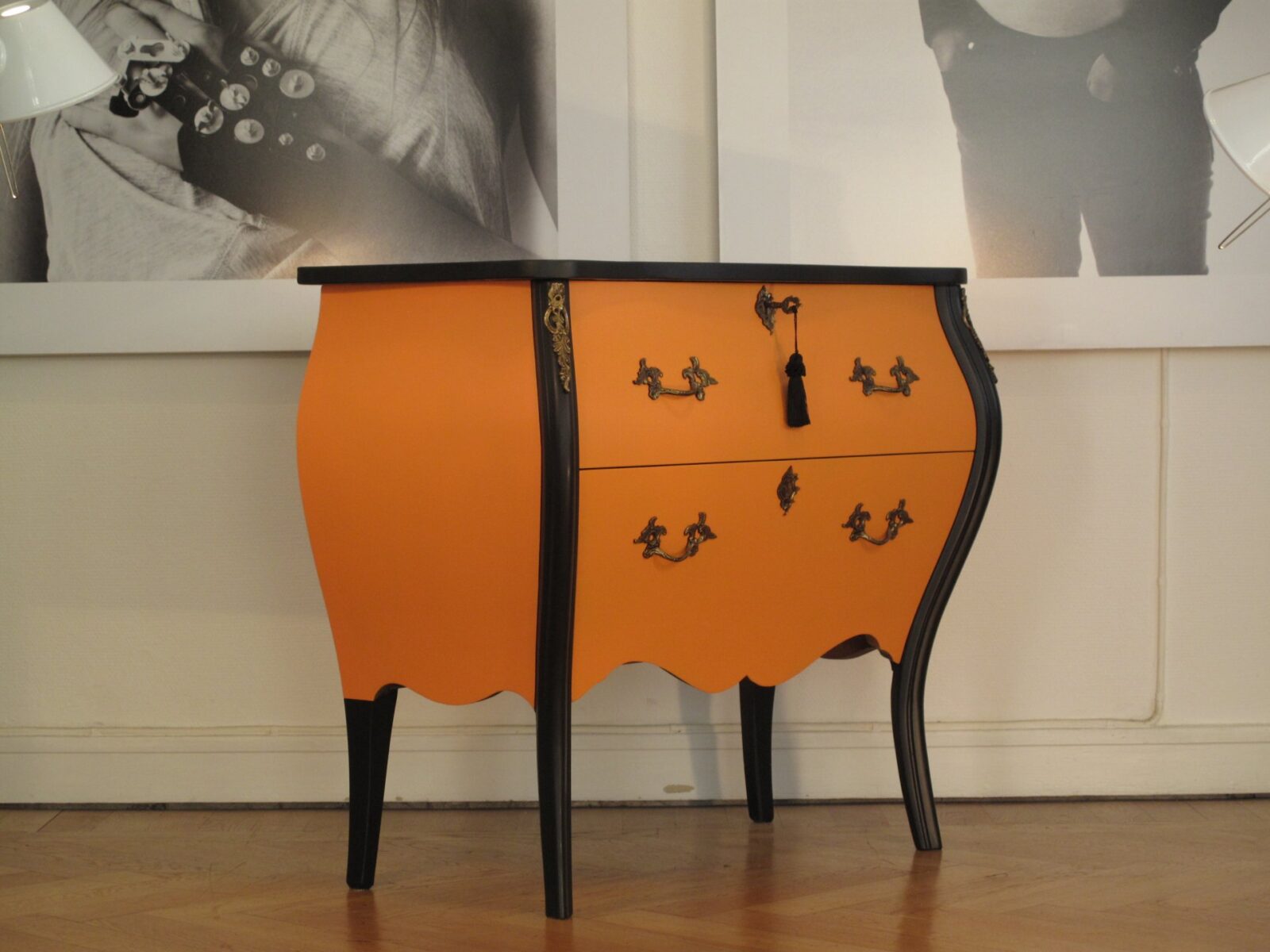 ANTIK ROKOKO - SVART & HERMÉS-ORANGE - LIKNANDE KAN BESTÄLLAS