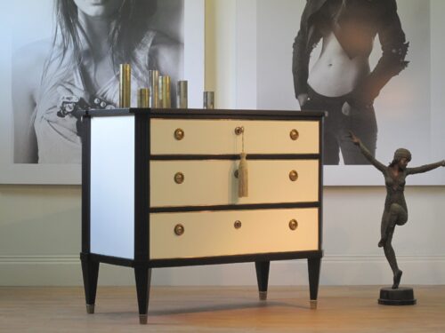 Byrå Gustaviansk Byrå Vs Coco Chanel - Såld - Liknande kan beställas