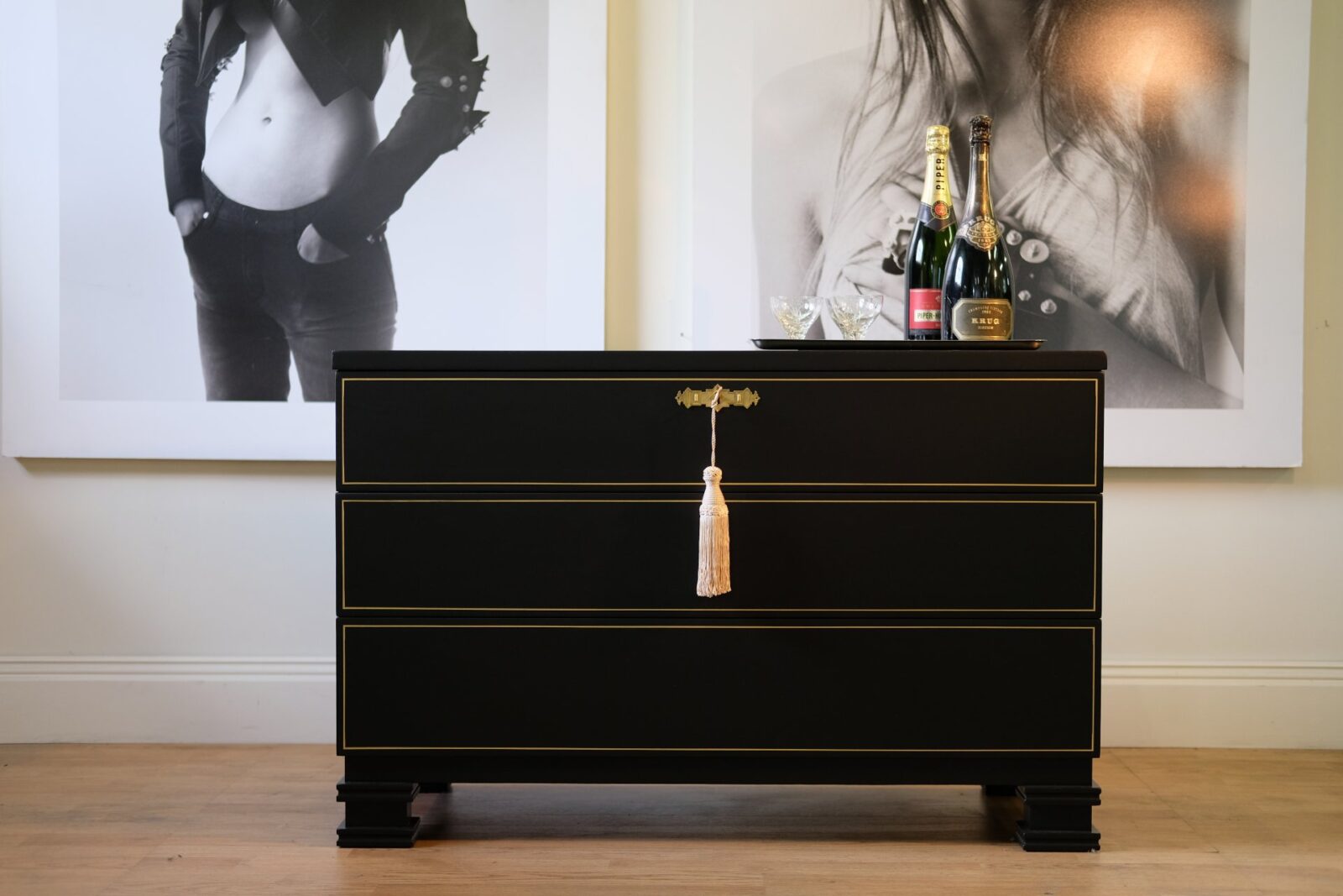 Byrå Art Deco - Antik ca 1930 - nyrenoverad - Såld - Liknande kan besällas