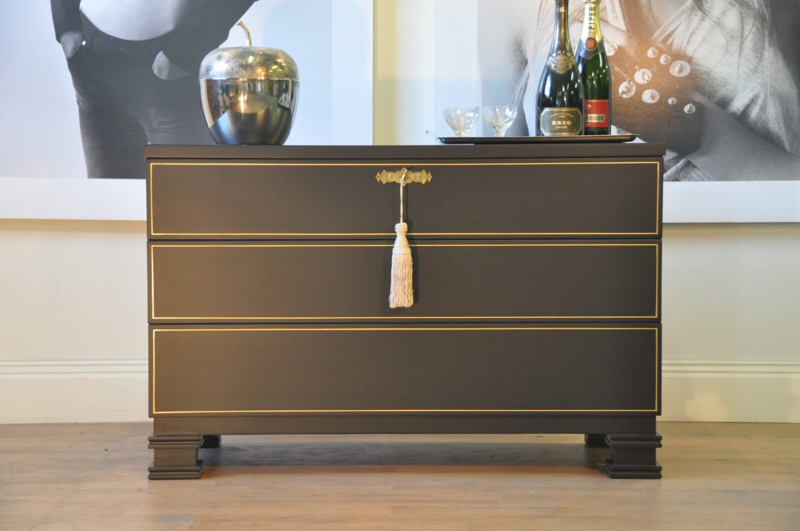 Byrå Art Deco - Antik ca 1930 - nyrenoverad - Såld - Liknande kan besällas