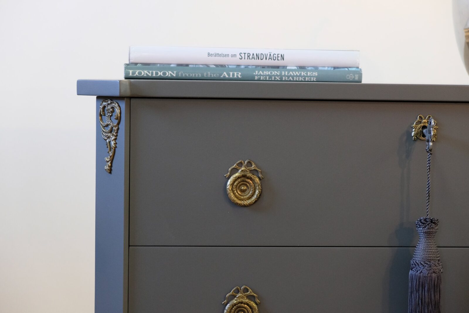 SÅLT - BYRÅER GUSTAVIANSKA HAUPT - LIKADANA KAN BESTÄLLAS