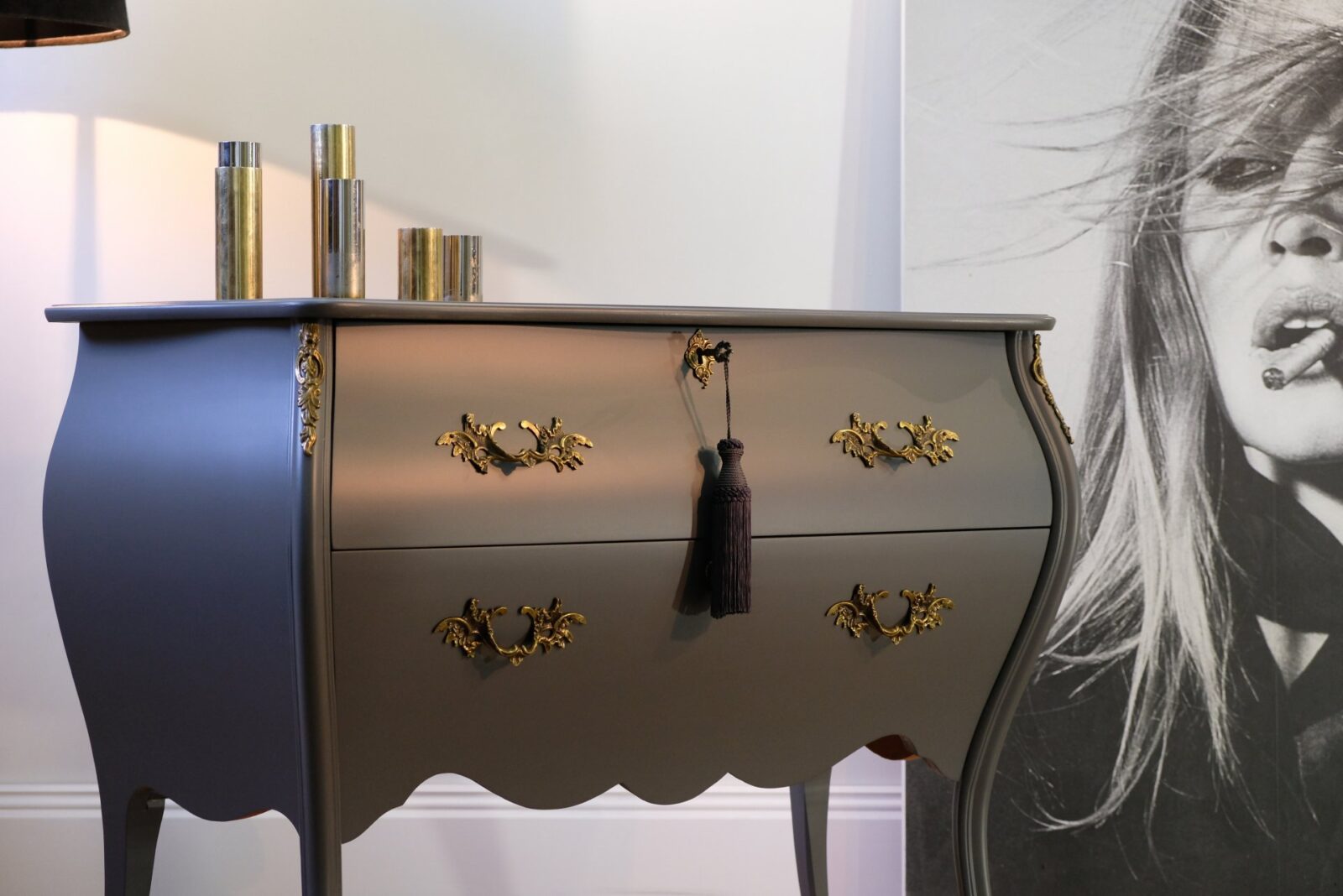 SÅLT - BYRÅ - ROKOKO GRÅ SUPERFINISH - LIKADAN KAN BESTÄLLAS