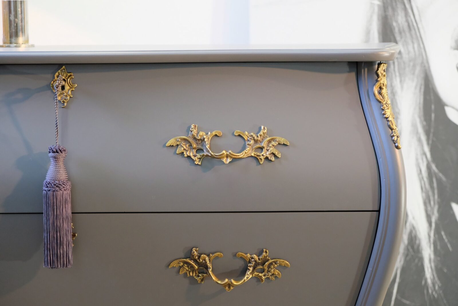 SÅLT - BYRÅ - ROKOKO GRÅ SUPERFINISH - LIKADAN KAN BESTÄLLAS