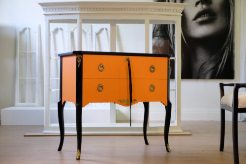 SÅLT - BYRÅ GUSTAVIANSK HERMES ORANGE - LIKADAN KAN BESTÄLLAS