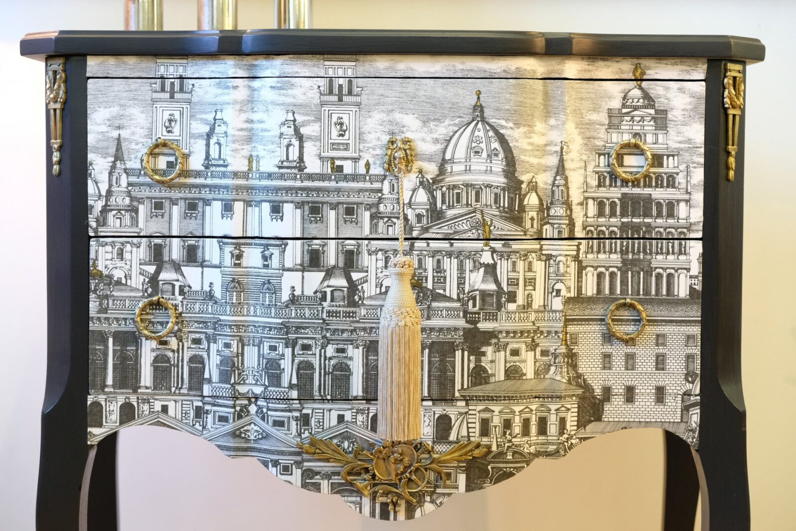 SÅLT - GUSTAVIANSK BYRÅ - FORNASETTI - LIKNANDE KAN BESTÄLLAS