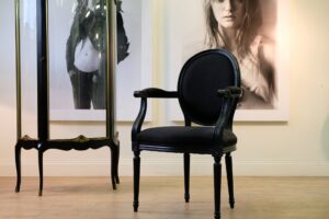 karmstol-631.3_f Sålt - Karmstol - Svart /Svart Linne - Likadan kan beställas