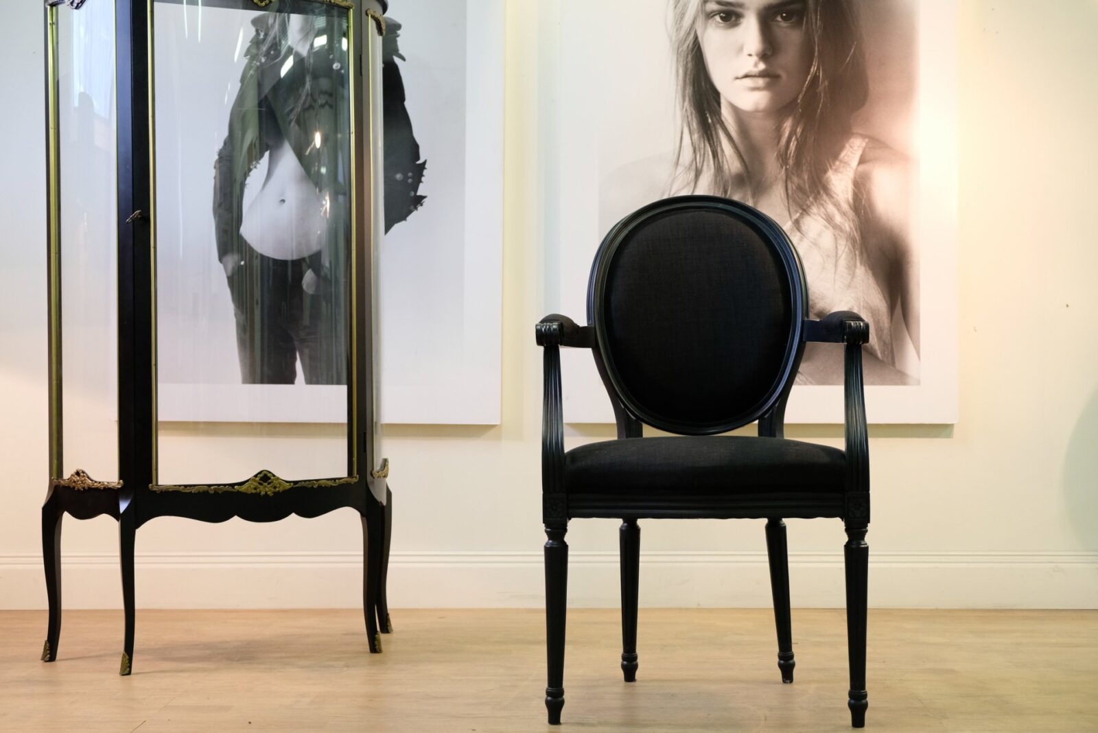 Karmstol - Svart /Svart Linne - Likadan kan beställas