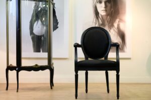 karmstol-631.4_f Sålt - Karmstol - Svart /Svart Linne - Likadan kan beställas