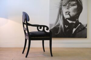 karmstol-645.3_f SÅLT - KARMSTOL - EMPIRE - FARROW AND BALL OFF BLACK - LIKNANDE KAN BESTÄLLAS