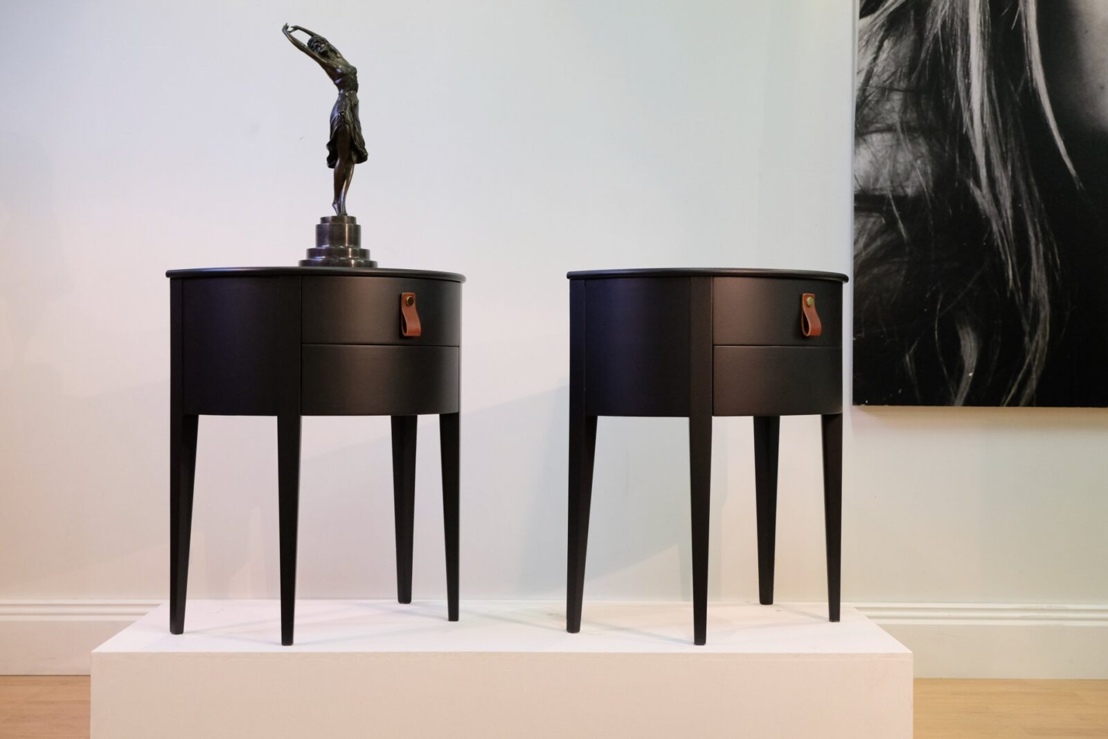 SÄNGBORD 1940- LIKNANDE KAN BESTÄLLAS