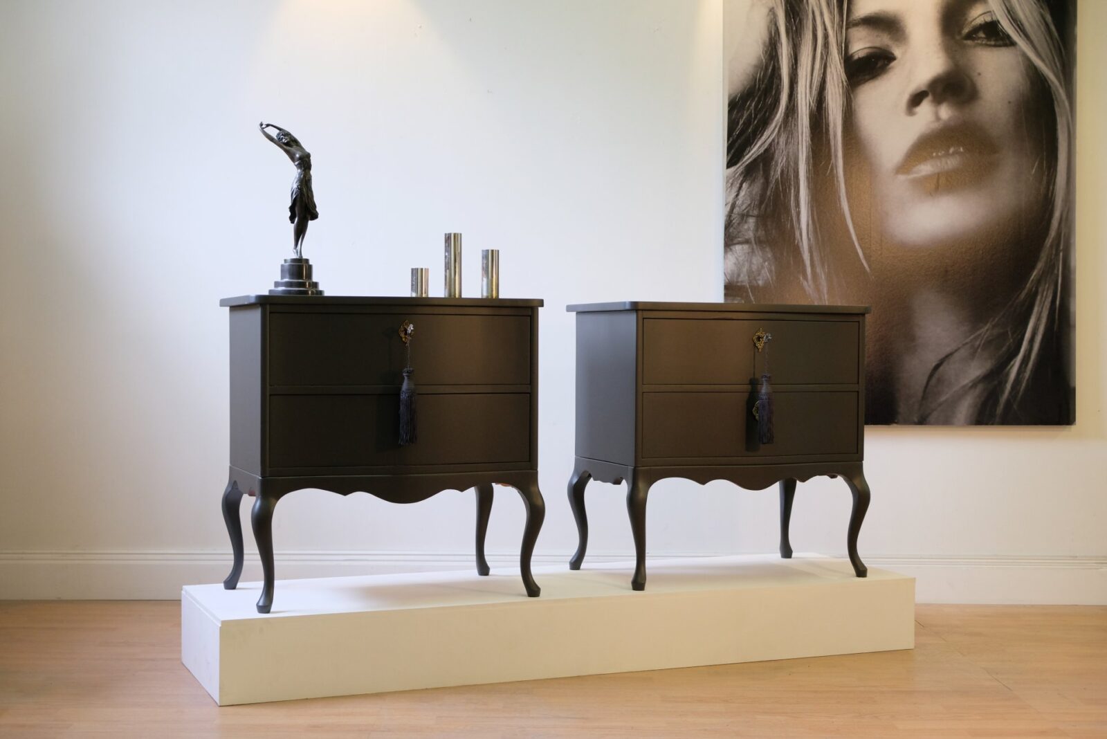 SÅLT - BYRÅER/SÄNGBORD ROKOKO - LIKNANDE KAN BESTÄLLAS