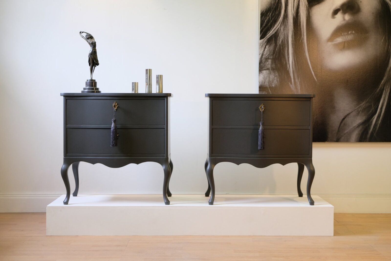 SÅLT - BYRÅER/SÄNGBORD ROKOKO - LIKNANDE KAN BESTÄLLAS