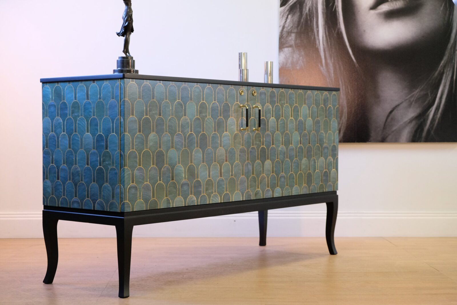 SIDEBOARD CA 1930 - LIKNANDE KAN BESTÄLLAS