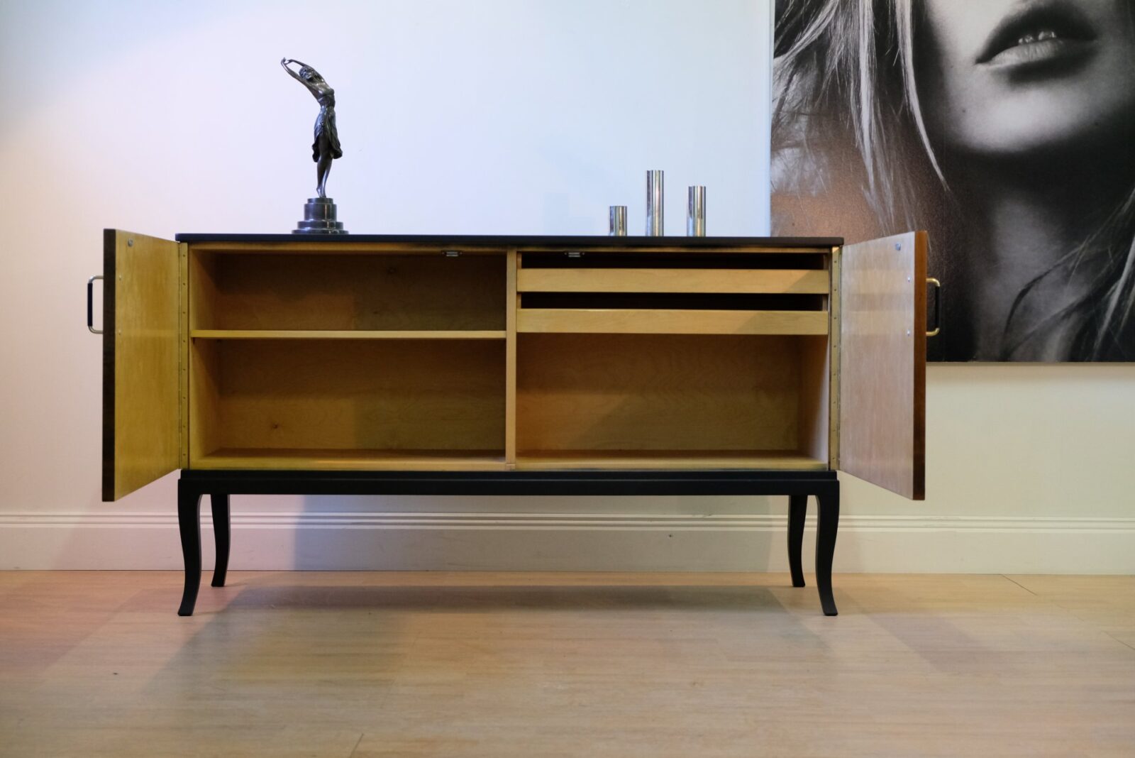 SIDEBOARD CA 1930 - LIKNANDE KAN BESTÄLLAS