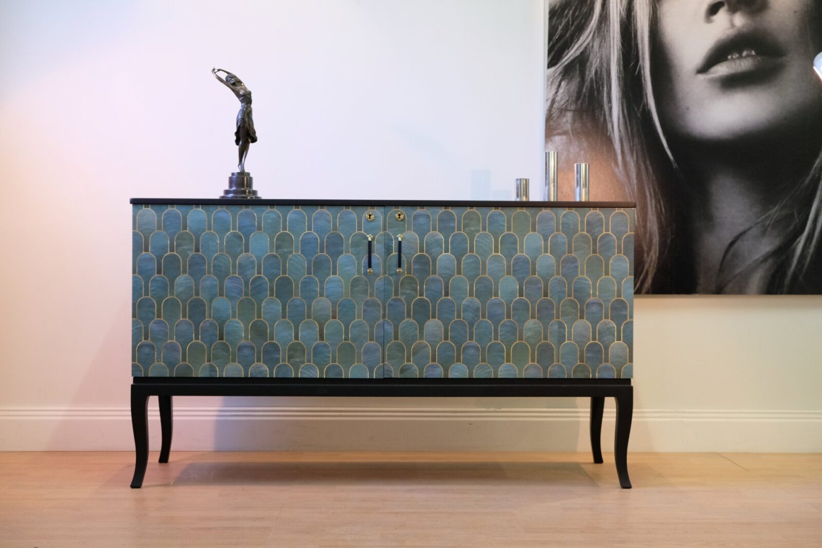 SIDEBOARD CA 1930 - LIKNANDE KAN BESTÄLLAS