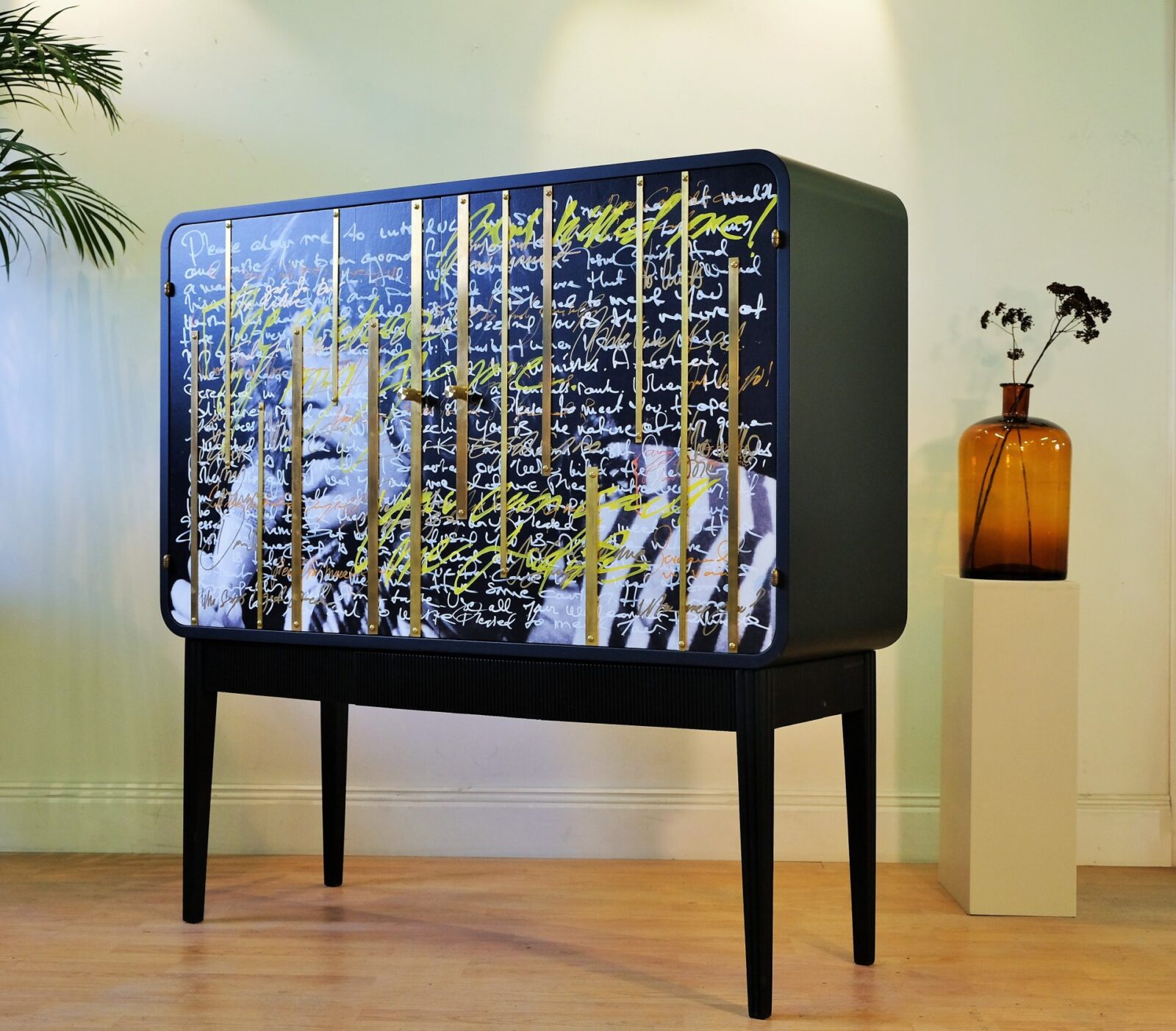 Skåp Swedish Grace ca 1930 - Coolness - Sålt - Liknande kan beställas