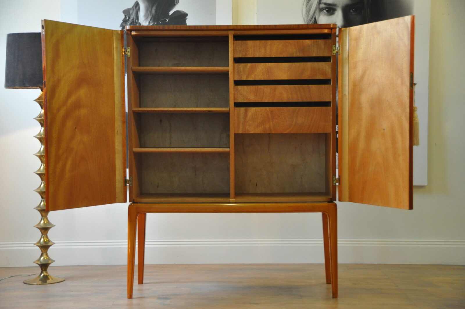 Skåp Swedish Grace ca 1940 - Sålt - Liknande kan beställas