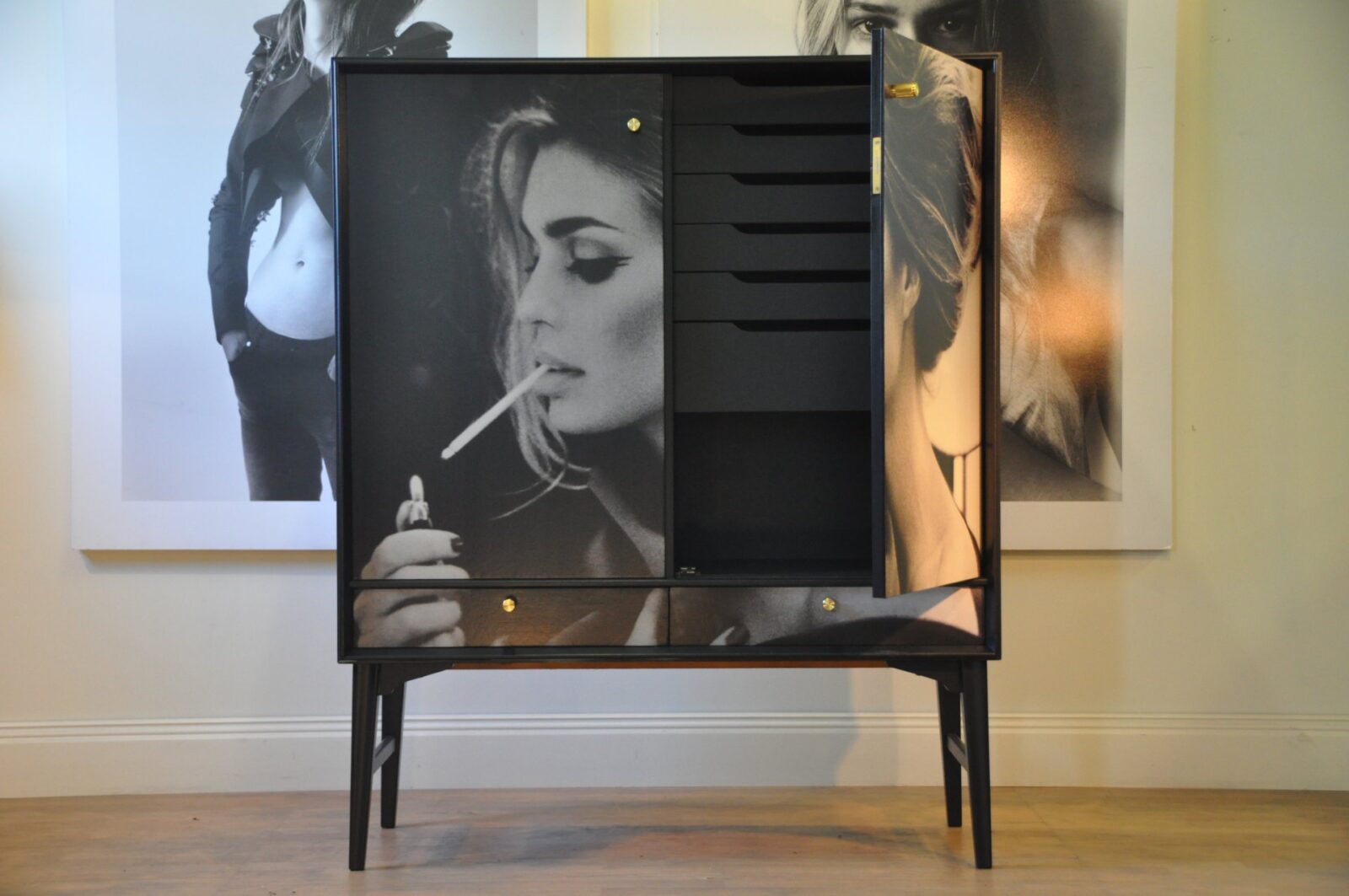 Skåp Swedish Modern ca 1930 - Sålt - Liknande kan beställas