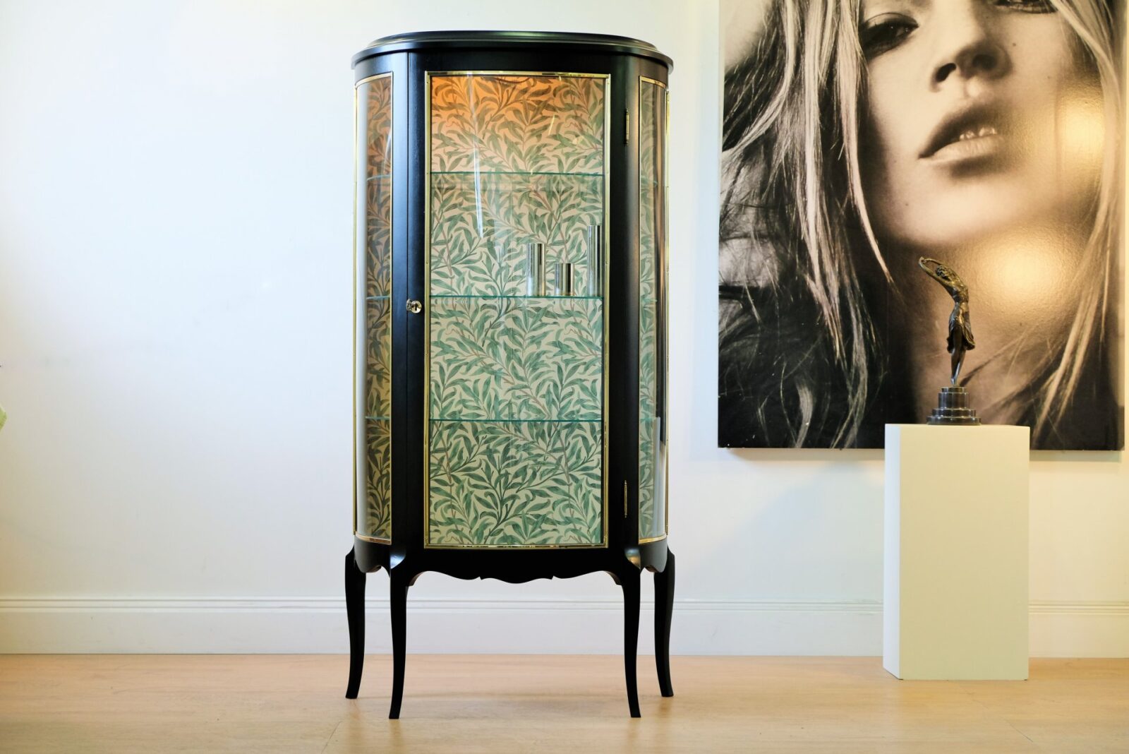 Vitrinskåp antikt - Louis XVI