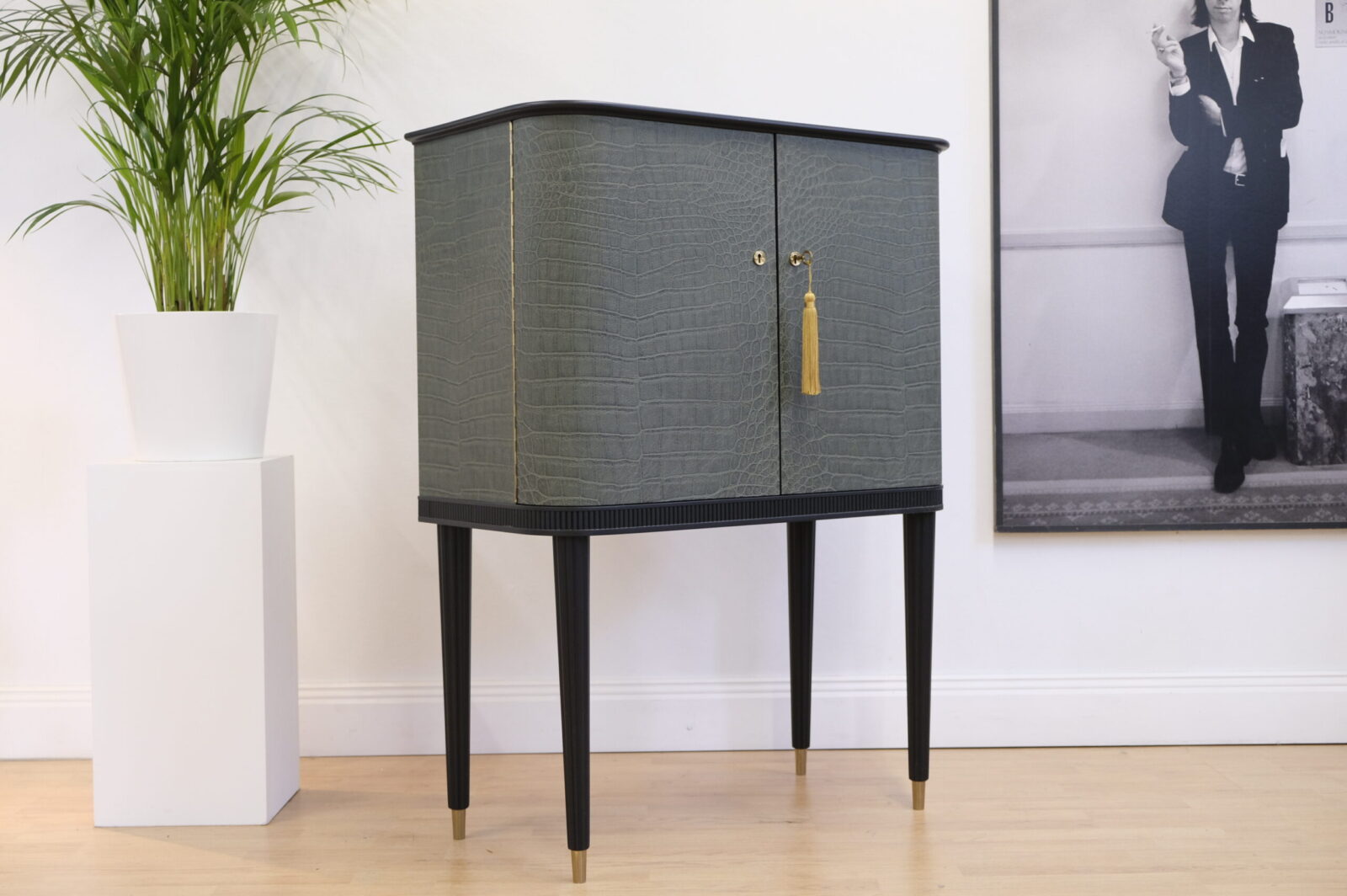 Barskåp Swedish Grace - Crocco Green - Till Salu