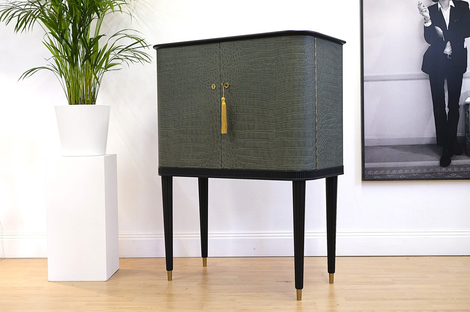 Barskåp Swedish Grace - Crocco Green - Till Salu