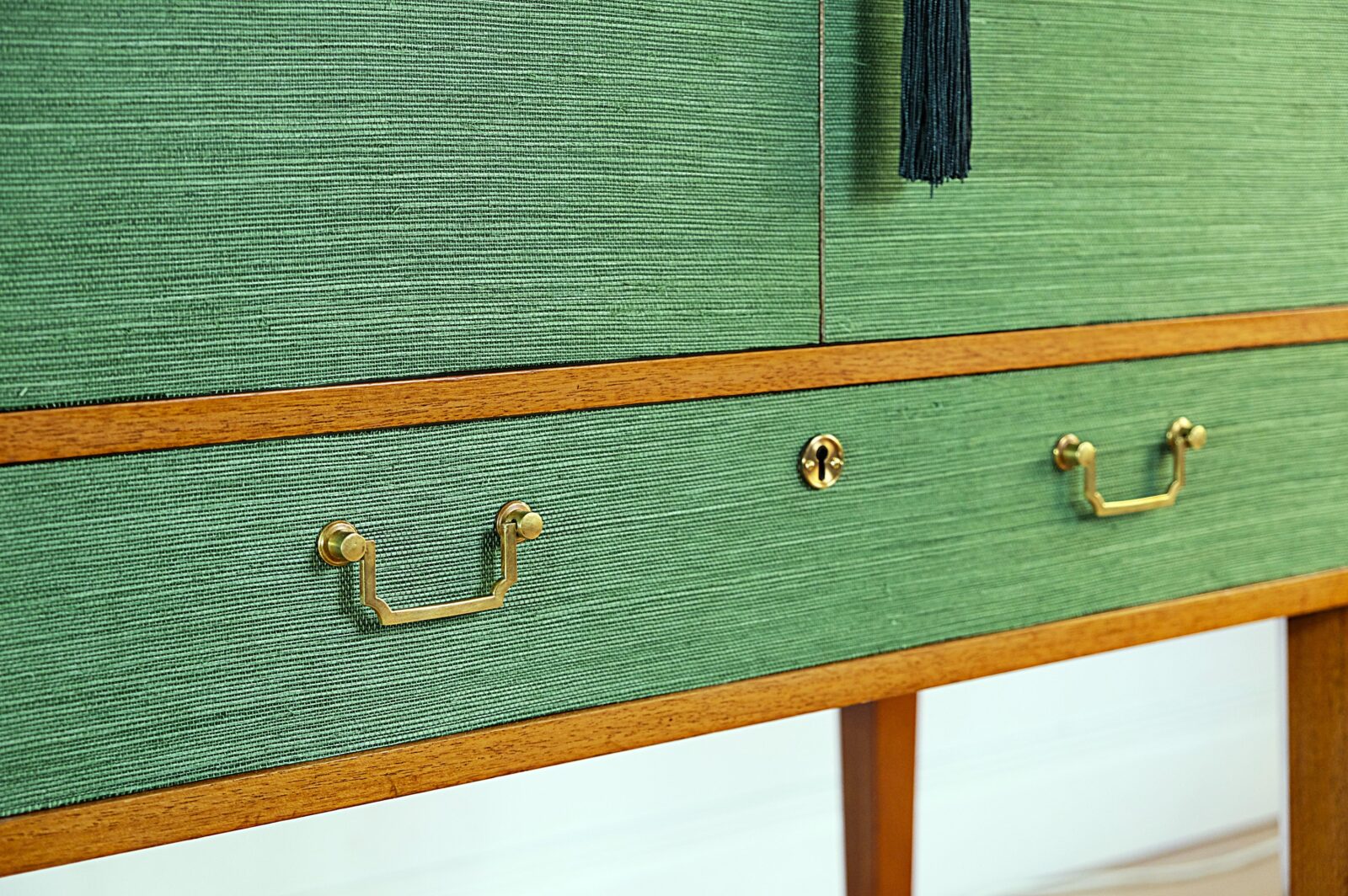 Emerald green sisal handtag i mässing